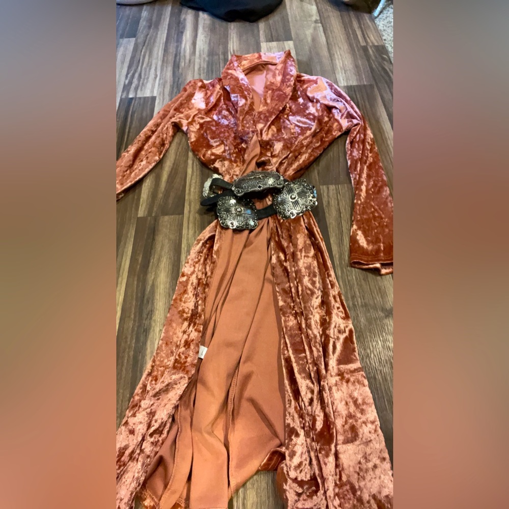 Cute duster never wore rose gold velvet